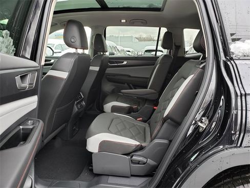 New 2026 Volkswagen Atlas Peak Edition image 8