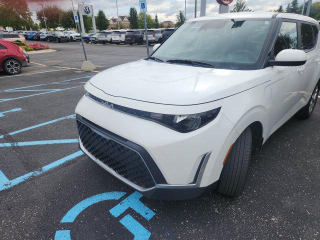 Certified 2023 Kia Soul LX w/ Option Group 015 FWD image 1