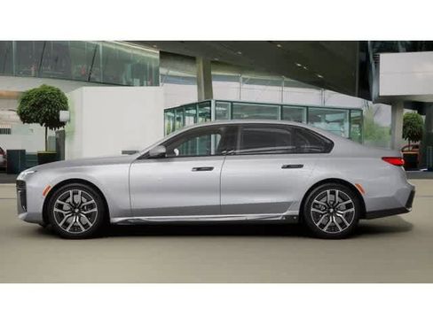 New 2026 BMW 740i xDrive w/ Premium Package image 4