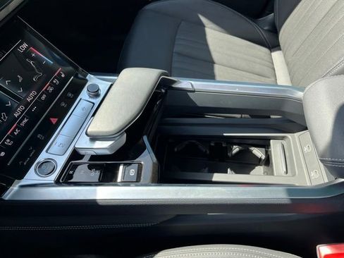 Used 2024 Audi Q8 e-tron Premium Plus w/ Premium Plus Package AWD/4WD image 25