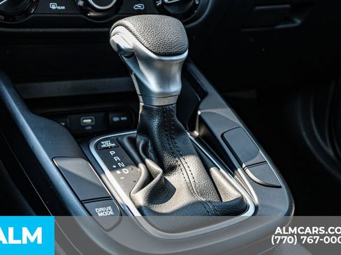 Used 2025 Kia Soul LX w/ LX Technology Package FWD image 41