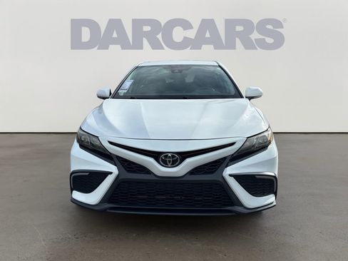 Used 2022 Toyota Camry SE FWD image 2