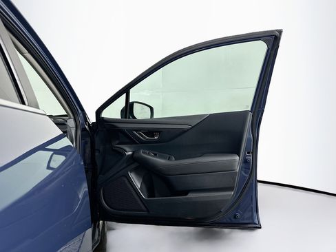 Used 2025 Subaru Outback Premium image 34