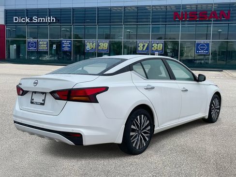 Used 2025 Nissan Altima 2.5 SV image 6