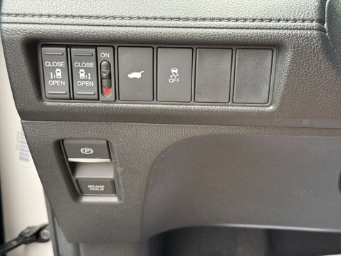 Used 2025 Honda Odyssey Sport-L image 37