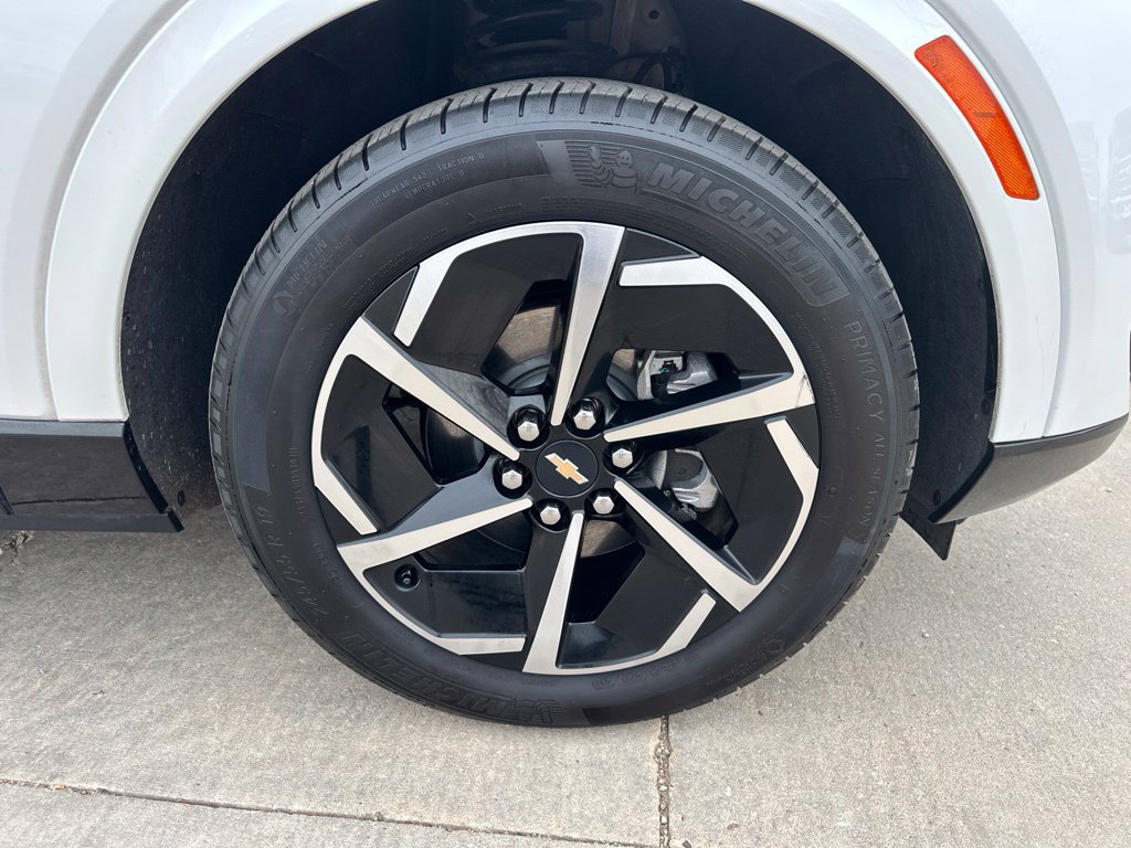 Certified 2024 Chevrolet Equinox EV LT AWD/4WD image 38