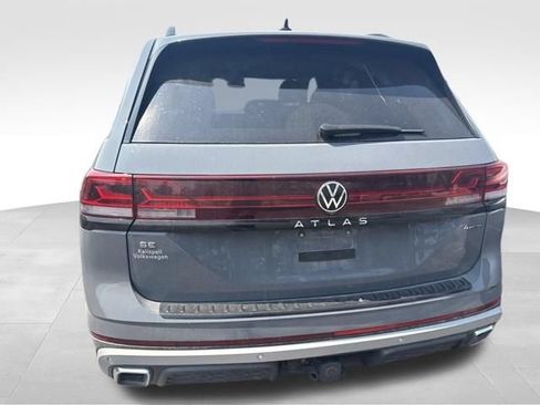 Used 2025 Volkswagen Atlas Peak Edition SE AWD/4WD image 29
