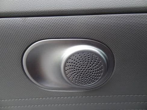 Used 2024 Hyundai Elantra SEL FWD image 15