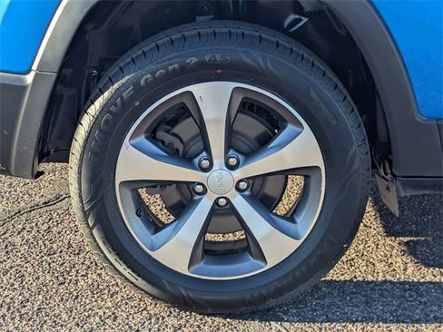 Used 2022 Jeep Cherokee Limited image 9