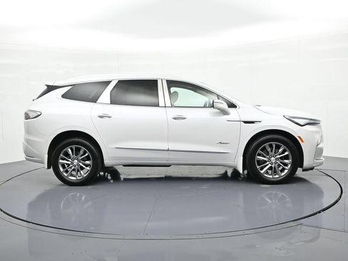 Used 2022 Buick Enclave Avenir w/ Avenir Technology Package AWD/4WD image 5