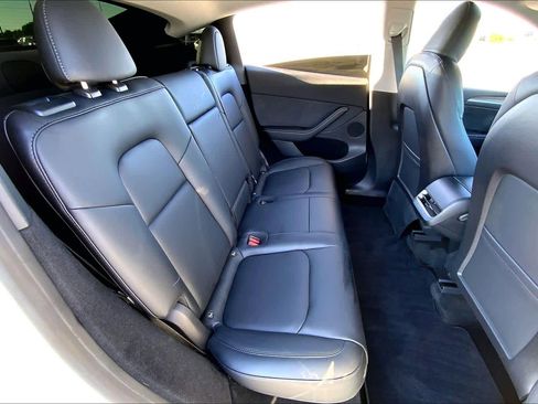 Used 2023 Tesla Model Y Long Range AWD/4WD image 18