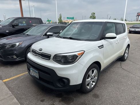 Used 2018 Kia Soul FWD image 3