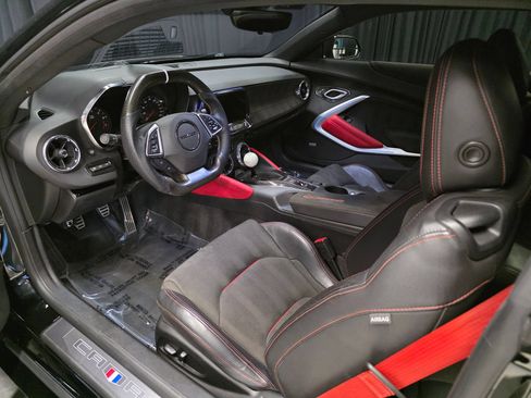 Used 2021 Chevrolet Camaro ZL1 RWD image 25