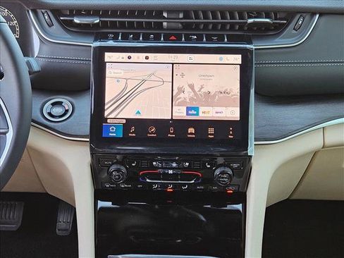 New 2025 Jeep Grand Cherokee Limited w/ Luxury Tech Group II RWD image 12