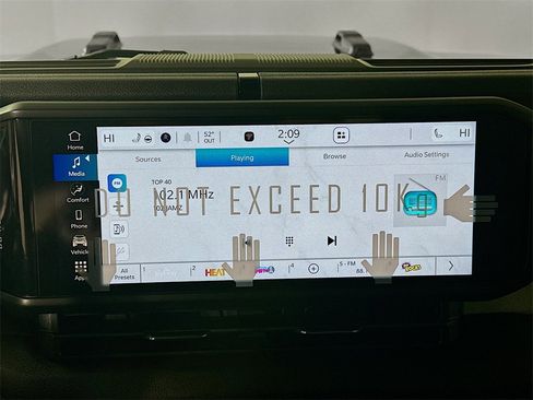 New 2025 Jeep Gladiator Sport image 13