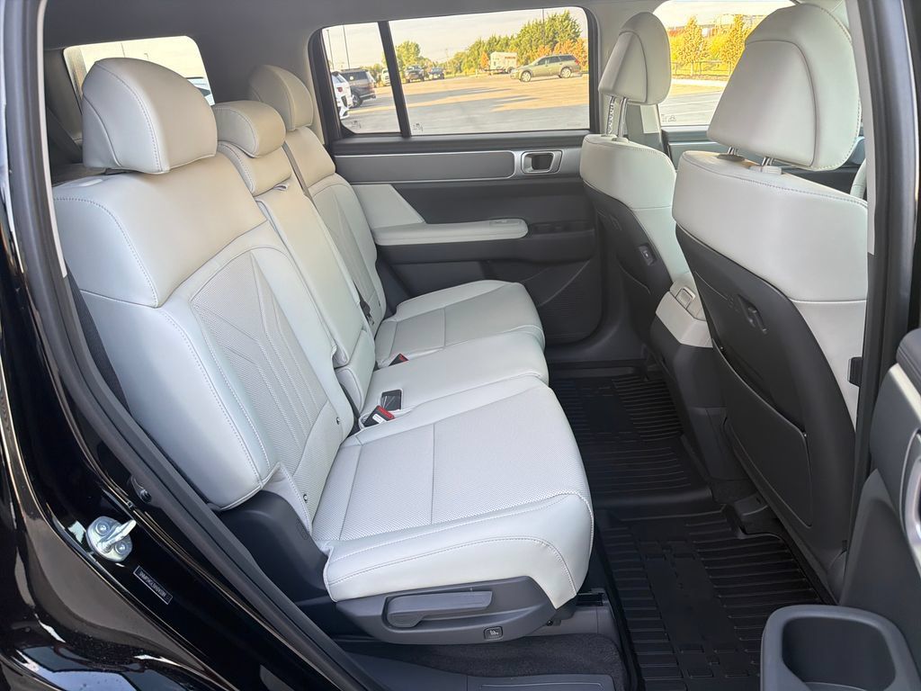 New 2027 Hyundai Santa Fe SEL FWD image 32