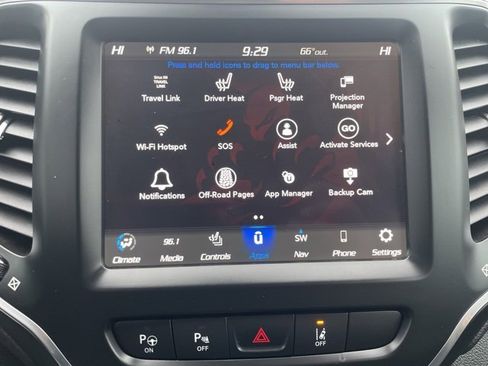 Used 2023 Jeep Cherokee Altitude Lux image 4