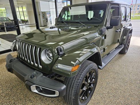 Used 2021 Jeep Wrangler Unlimited Sahara w/ Cold Weather Group AWD/4WD image 5