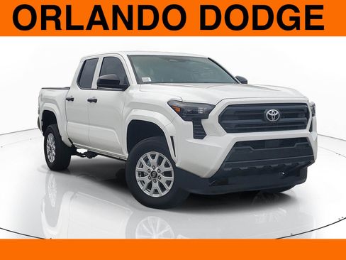 Used 2024 Toyota Tacoma SR image 1