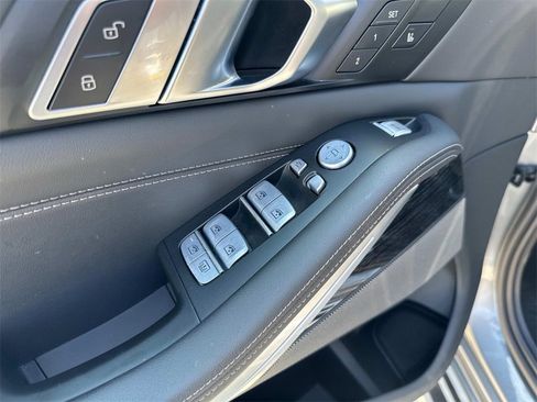 Used 2023 BMW X7 xDrive40i w/ M Sport Package image 16