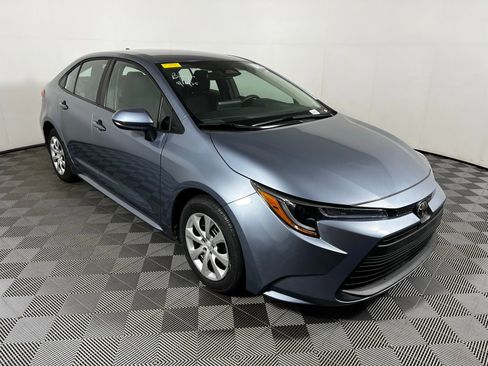 Used 2023 Toyota Corolla LE image 3