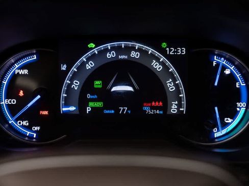 Used 2021 Toyota RAV4 SE w/ Weather & Moonroof Package AWD/4WD image 17
