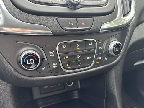 Used 2024 Chevrolet Equinox LT AWD/4WD image 22
