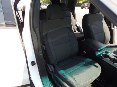 Used 2016 Ford Explorer XLT AWD/4WD image 23