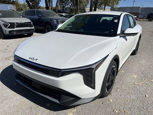 New 2025 Kia K4 EX image 3