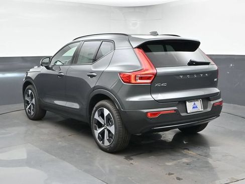 New 2026 Volvo XC40 B5 Plus w/ Climate Package AWD/4WD image 8