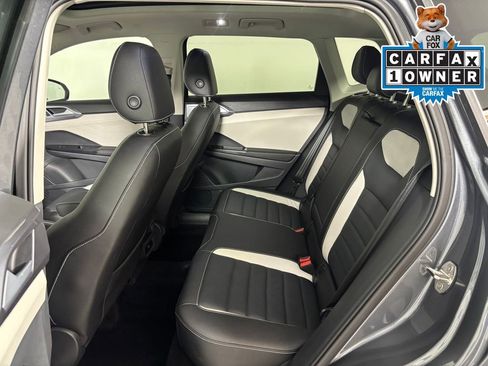 Used 2025 Volkswagen Taos SEL AWD/4WD image 26