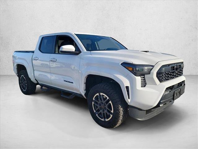 Used 2025 Toyota Tacoma TRD Sport AWD/4WD image 3