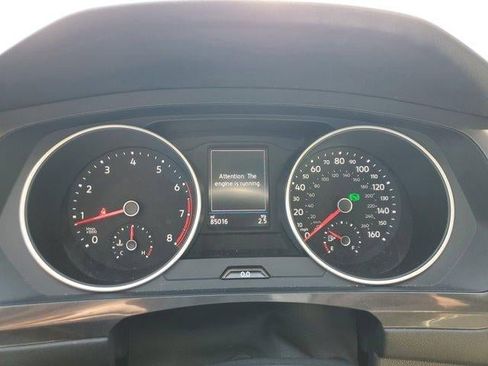 Used 2021 Volkswagen Tiguan SE image 21