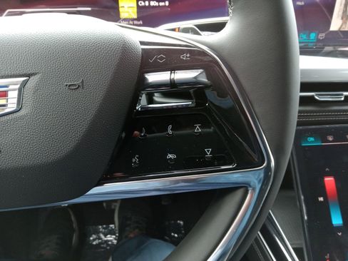 New 2026 Cadillac Escalade ESV Sport w/ Touring Package image 23