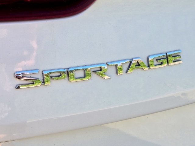 Used 2022 Kia Sportage LX AWD/4WD image 17