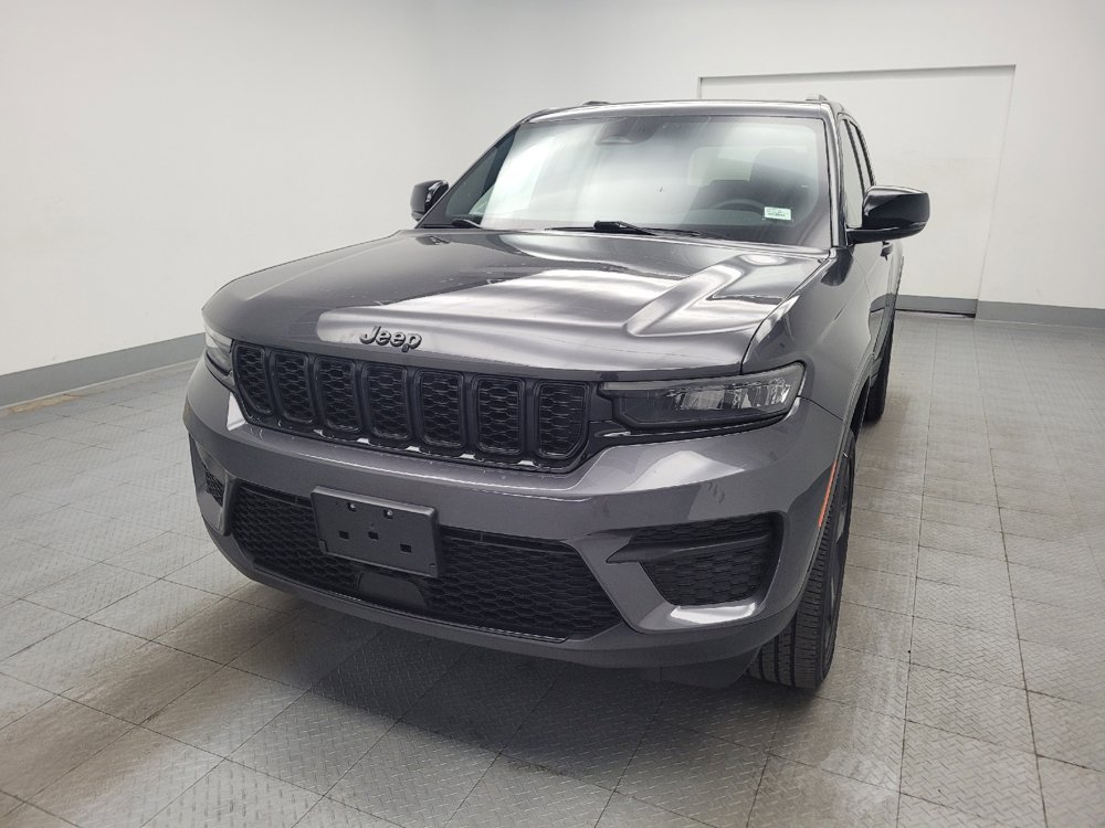 Used 2023 Jeep Grand Cherokee Altitude AWD/4WD image 15