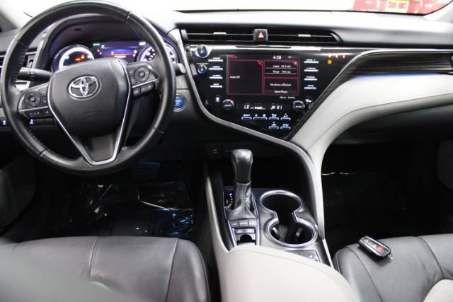 Used 2019 Toyota Camry XLE FWD image 2