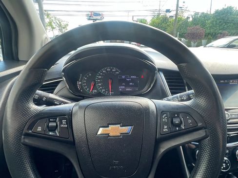 Used 2020 Chevrolet Trax LS w/ Tint and Cruise Package AWD/4WD image 14