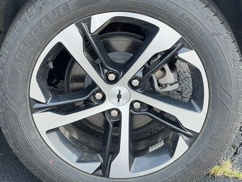 Used 2024 Chevrolet Trax RS w/ Driver Confidence Package FWD image 6