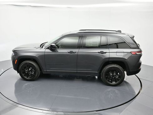 New 2026 Jeep Grand Cherokee Altitude image 34