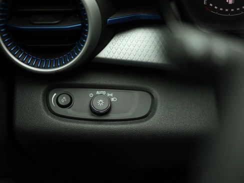 Used 2024 Chevrolet Trax LS w/ LS Convenience Package FWD image 19