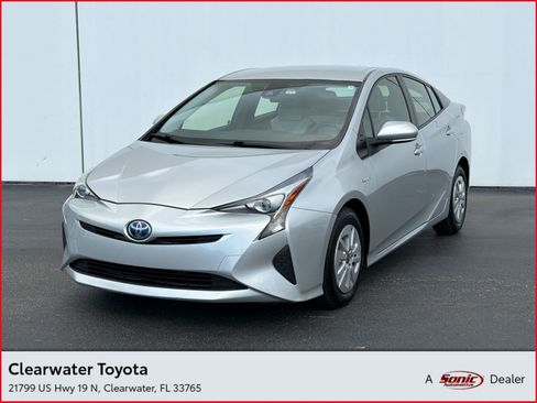 Used 2017 Toyota Prius One FWD image 1