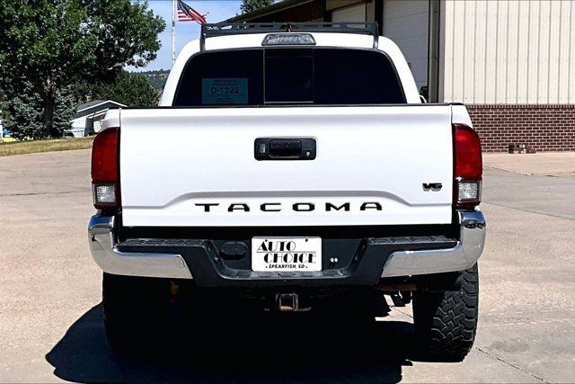 Used 2019 Toyota Tacoma TRD Off-Road AWD/4WD image 6