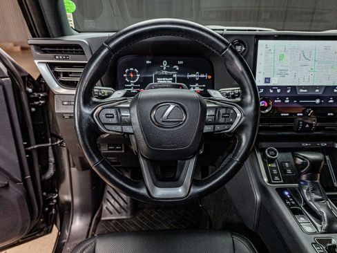 Used 2025 Lexus GX 550 AWD/4WD image 14