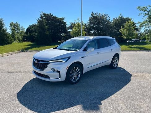 Used 2023 Buick Enclave Avenir w/ Trailering Package, 5000 lbs. FWD image 1