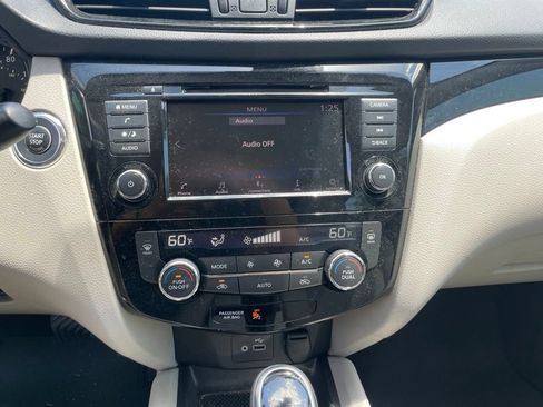 Used 2019 Nissan Rogue Sport SV FWD image 11