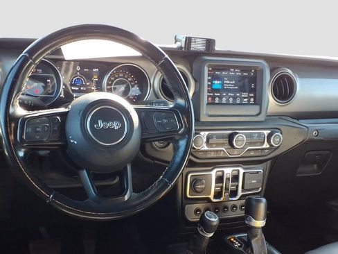 Used 2020 Jeep Gladiator Sport w/ Quick Order Package 24S AWD/4WD image 15