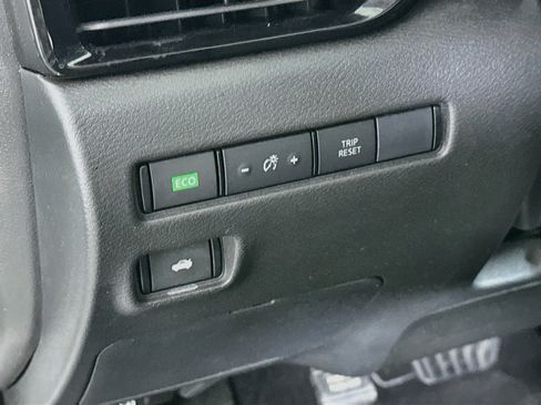 Used 2021 Nissan Sentra SV FWD image 17