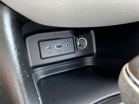 Used 2020 Chevrolet Equinox LT image 16