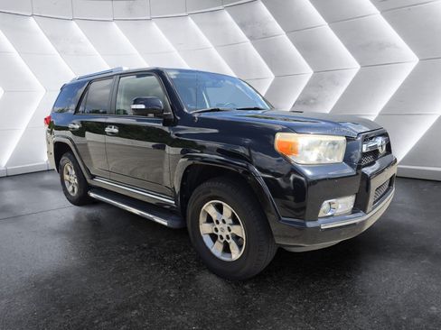 Used 2011 Toyota 4Runner SR5 w/ Convenience Pkg AWD/4WD image 1